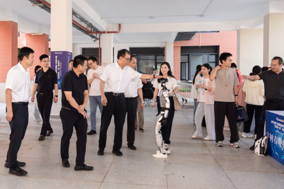 咸宁市首个全国科普月启动仪式暨“开学第一课”主场活动举办1039.png